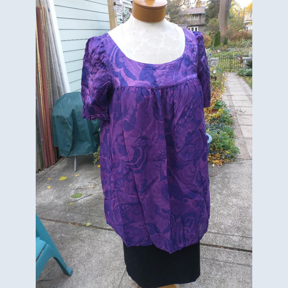 Blouse: purple, abstract print short sleeve. Loose size 4 - by French Connection
